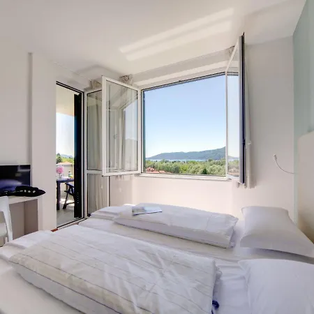 Isolino - Fon106 By Interhome * Fondotoce